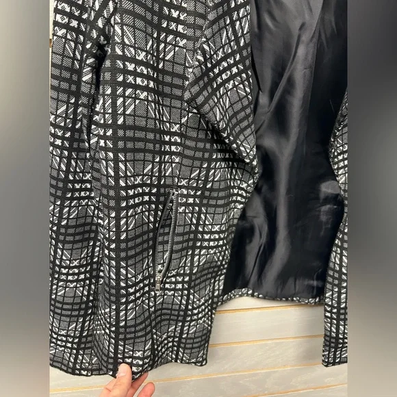 Chadwicks Black and White Plaid Blazer - Picture 4 of 8